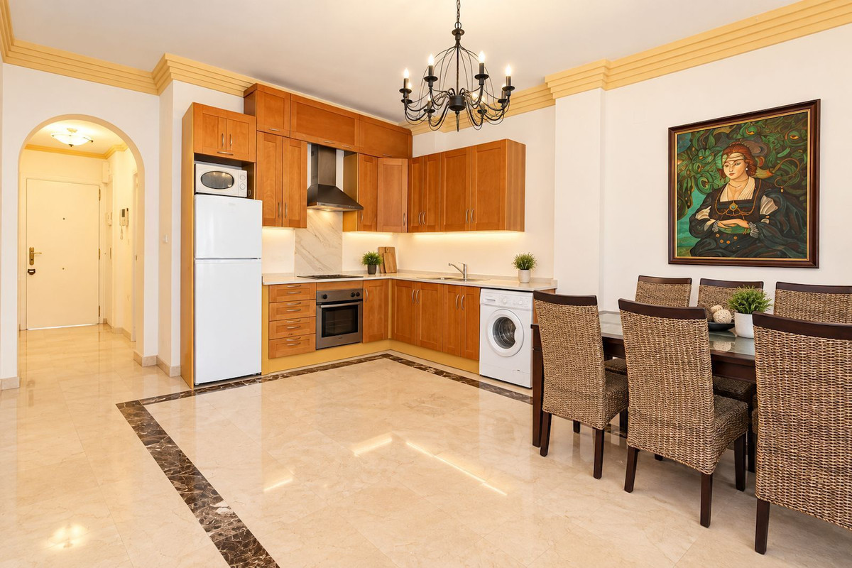 Drie-slaapkamerappartement met terras in Nueva Andalucía in Nueva Andalucía - foto 4