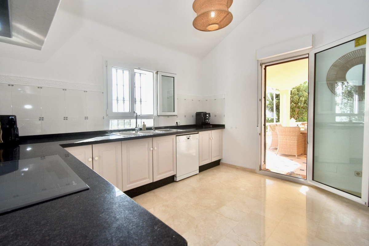 Vrijstaande villa aan de golfbaan El Hacho, La Duquesa in La Duquesa - foto 15