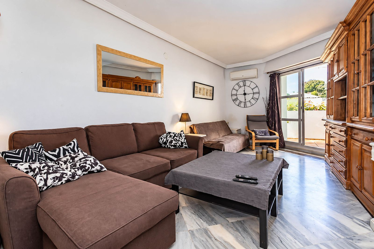 Drie-slaapkamer beganegrond-appartement in Nueva Andalucía in Nueva Andalucía - foto 2