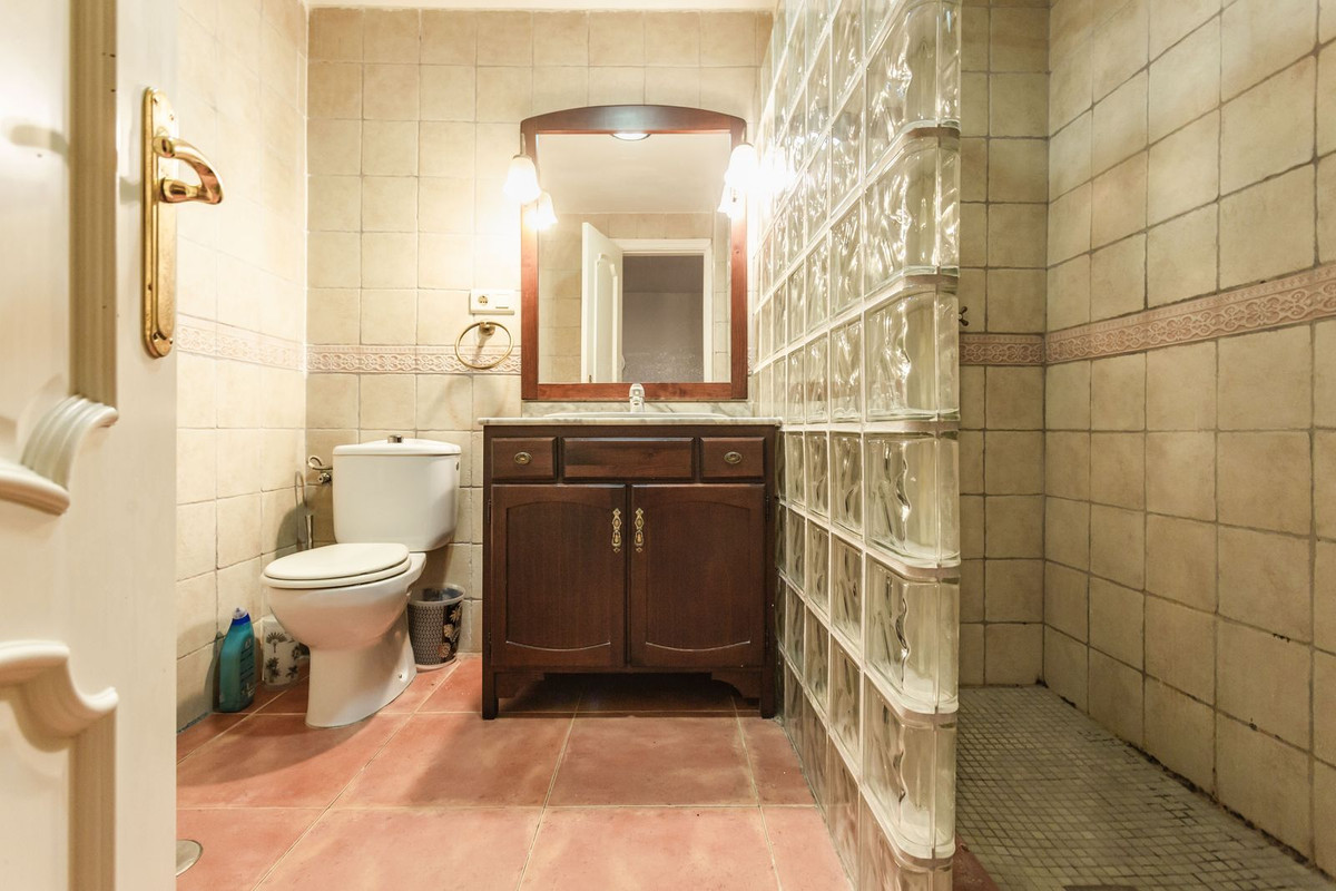 Drie-slaapkamer beganegrond-appartement in Nueva Andalucía in Nueva Andalucía - foto 14
