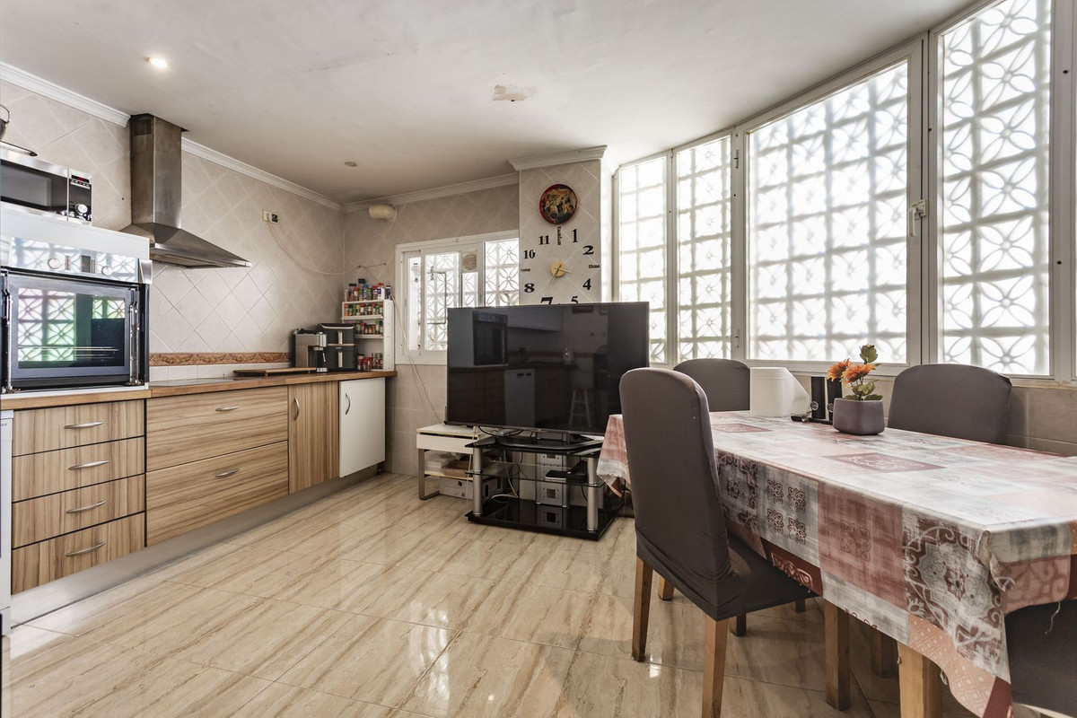 Drie-slaapkamer beganegrond-appartement in Nueva Andalucía in Nueva Andalucía - foto 6