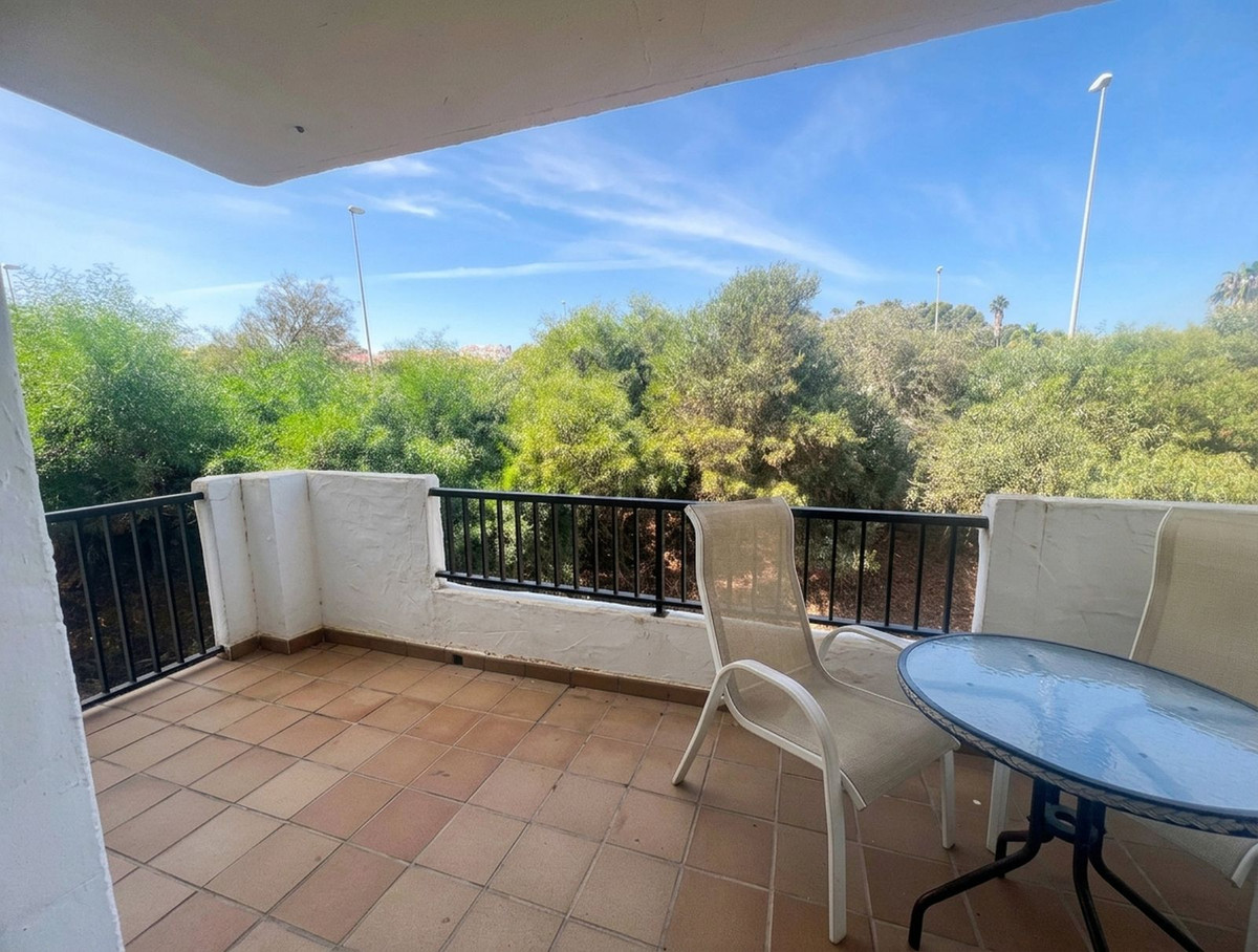 Twee-slaapkamer appartement in La Duquesa met terras en garage in La Duquesa - foto 3