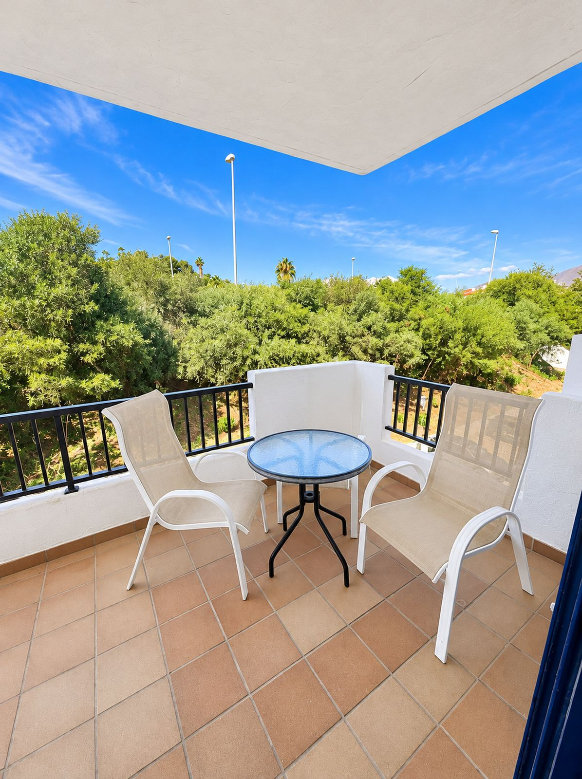 Twee-slaapkamer appartement in La Duquesa met terras en garage in La Duquesa - foto 4