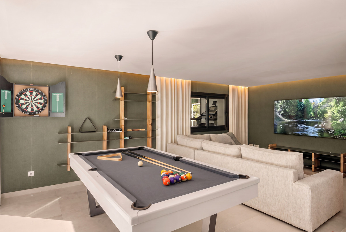 Villa met vijf slaapkamers in Nueva Andalucía in Nueva Andalucía - foto 16