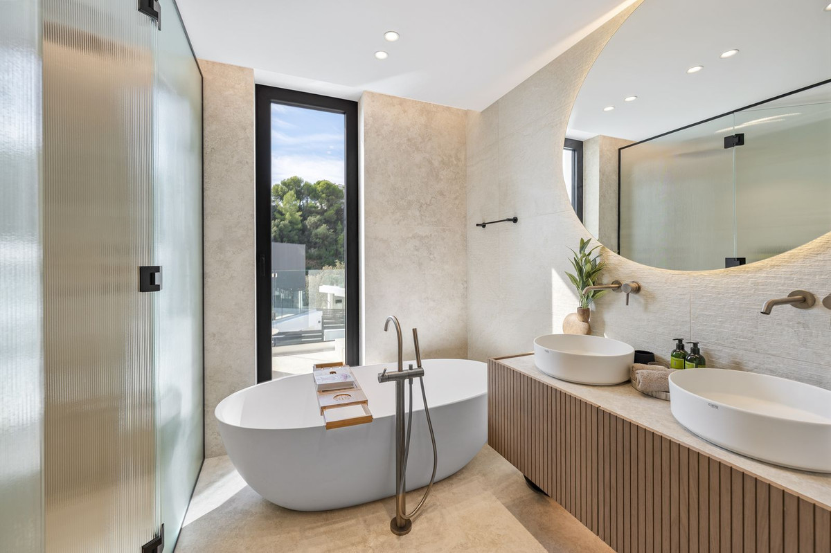 Brandnieuwe designervilla met panoramisch zeezicht in Benalmádena in Benalmadena - foto 16