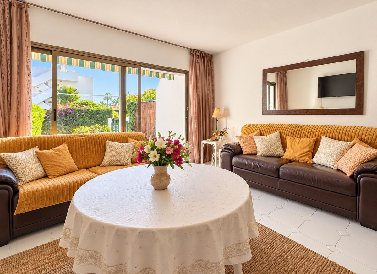 Hoekwoning met renovatiepotentieel in Marbella in Marbella - foto 3