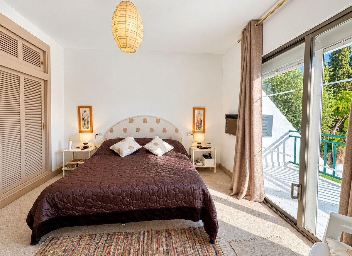 Hoekwoning met renovatiepotentieel in Marbella in Marbella - foto 6