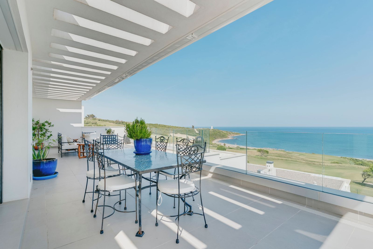 3-slaapkamer hoekpenthouse met panoramisch uitzicht in La Alcaidesa in La Alcaidesa - foto 6