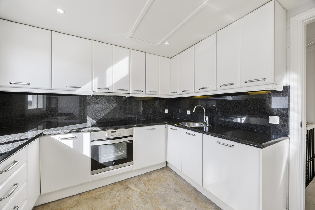 2-slaapkamer penthouse in Marbella (Coto Real II, Golden Mile) in Marbella - foto 8