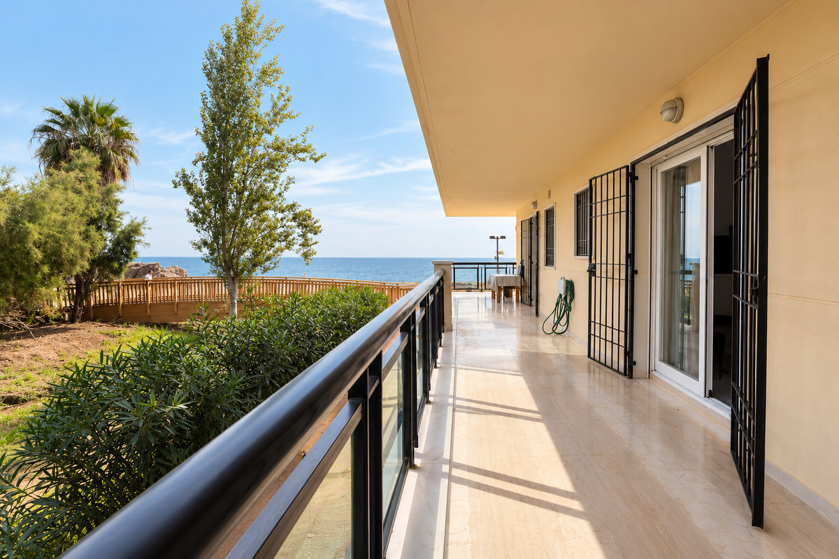 Twee-slaapkamerappartement aan de kust in Fuengirola in Fuengirola - foto 2
