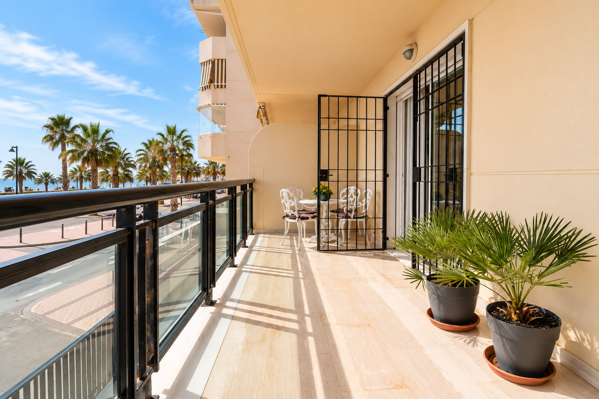 Twee-slaapkamerappartement aan de kust in Fuengirola in Fuengirola - foto 12