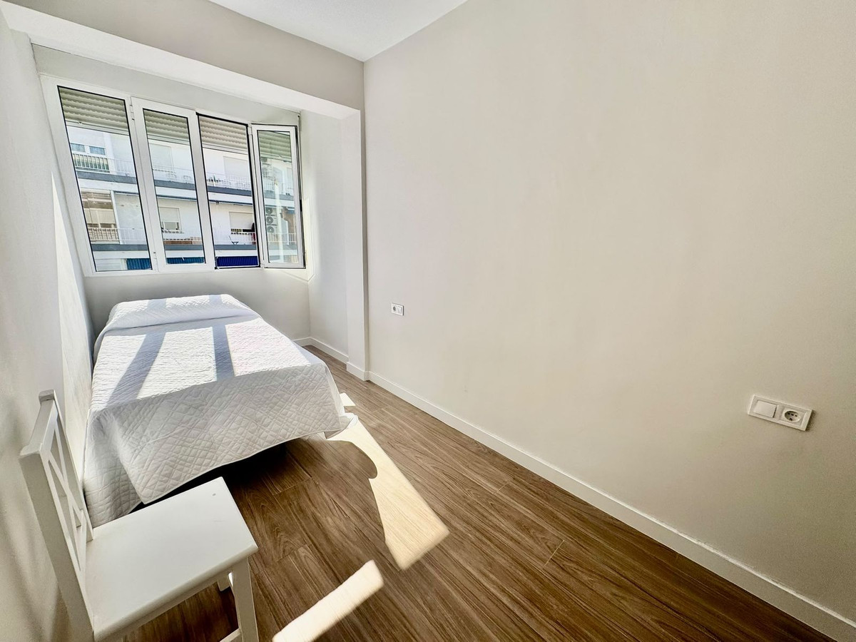 Gerenoveerd 3-slaapkamer appartement met terras in Fuengirola centrum in Fuengirola - foto 11