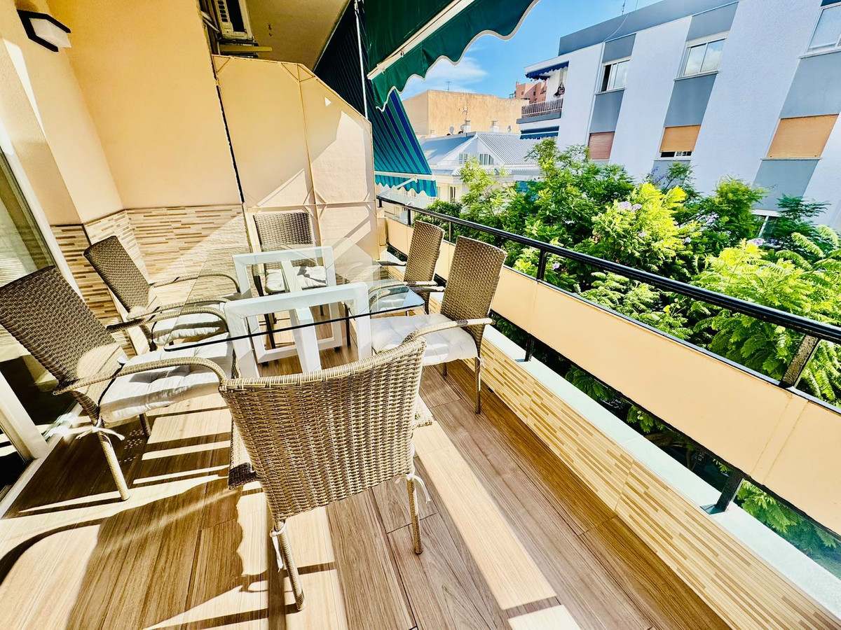Gerenoveerd 3-slaapkamer appartement met terras in Fuengirola centrum in Fuengirola - foto 13