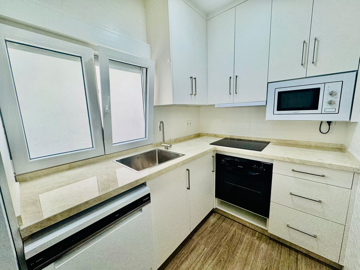 Gerenoveerd 3-slaapkamer appartement met terras in Fuengirola centrum in Fuengirola - foto 16