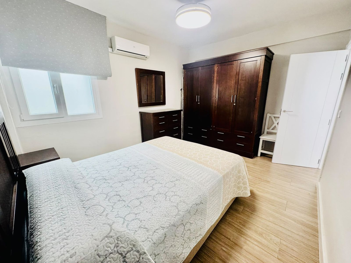 Gerenoveerd 3-slaapkamer appartement met terras in Fuengirola centrum in Fuengirola - foto 19