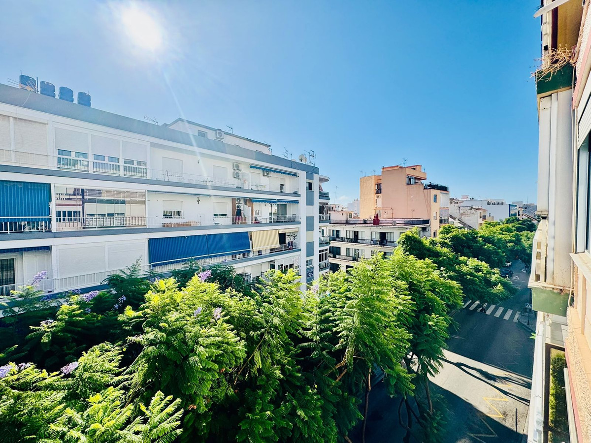 Gerenoveerd 3-slaapkamer appartement met terras in Fuengirola centrum in Fuengirola - foto 5