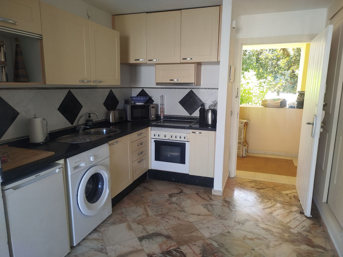 Appartement met 1 slaapkamer in Elviria in Elviria - foto 11