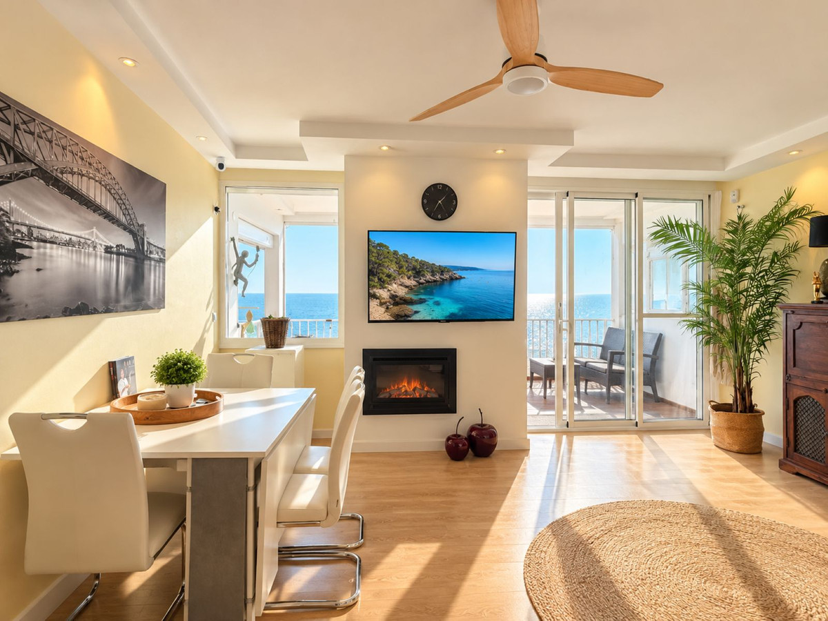 Gerenoveerd 2-slaapkamer appartement aan het strand met toeristische licentie – Estepona in Estepona - foto 2