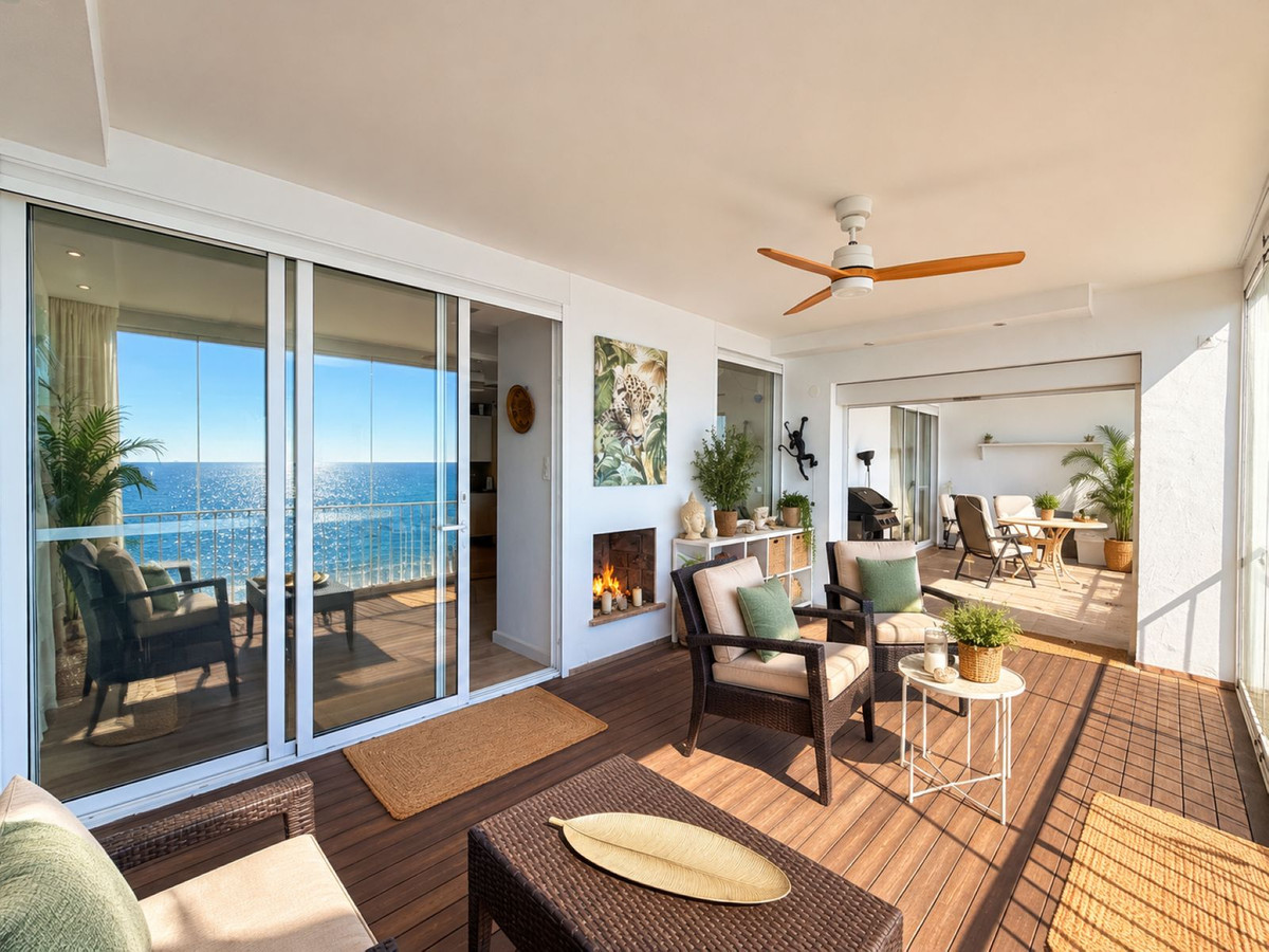 Gerenoveerd 2-slaapkamer appartement aan het strand met toeristische licentie – Estepona in Estepona - foto 20
