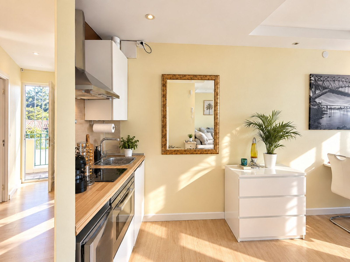 Gerenoveerd 2-slaapkamer appartement aan het strand met toeristische licentie – Estepona in Estepona - foto 9