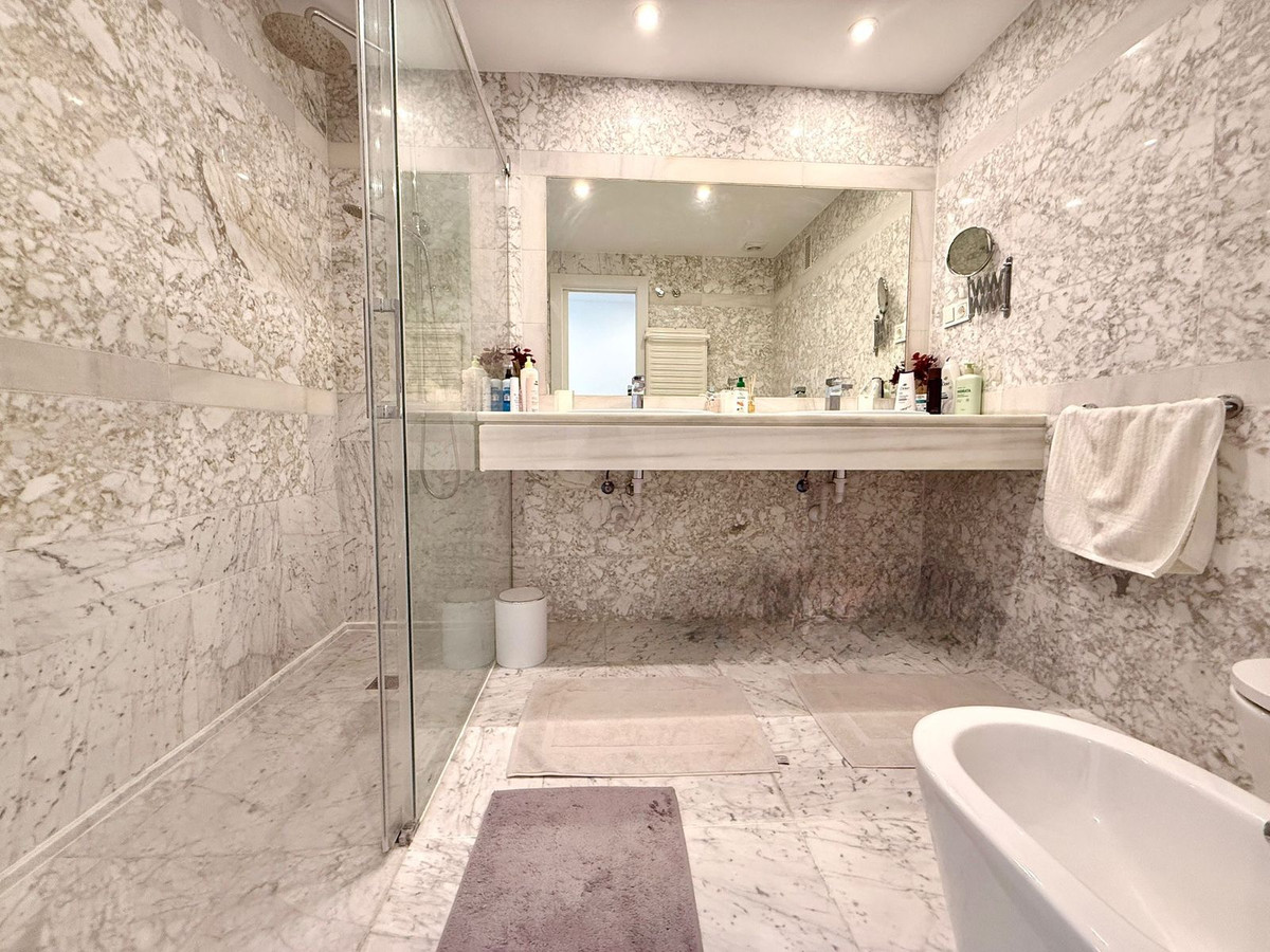 Drie-slaapkamer appartement in Puerto Banús in Puerto Banús - foto 16