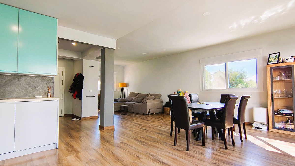 Drie-slaapkamer villa in Estepona, 600 meter van het strand in Estepona - foto 3