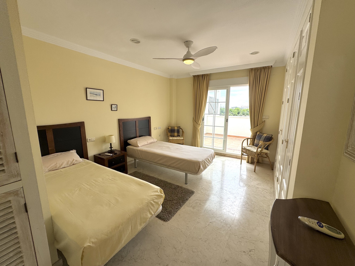 Drie slaapkamers penthouse in Marbella in Marbella - foto 16