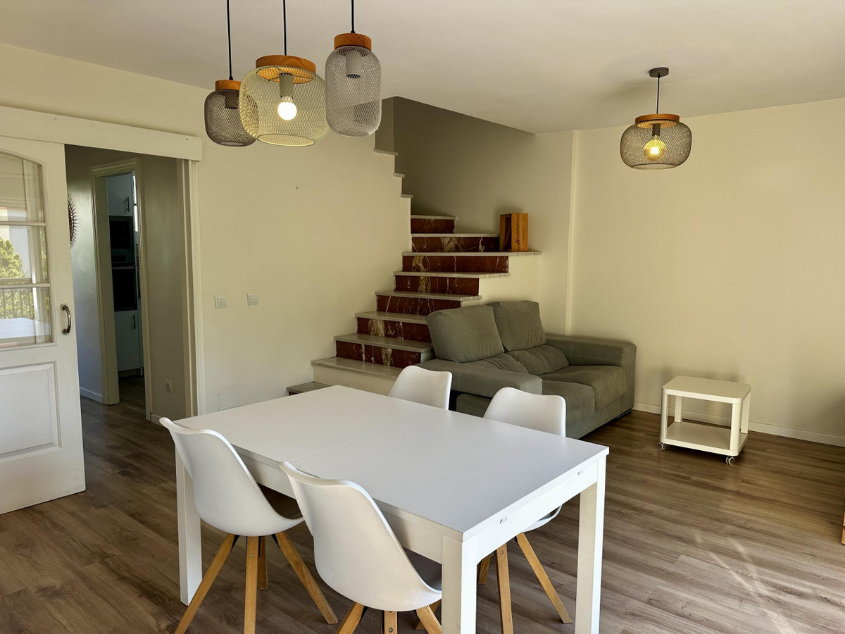Appartement met 4 slaapkamers in Málaga in Málaga - foto 2