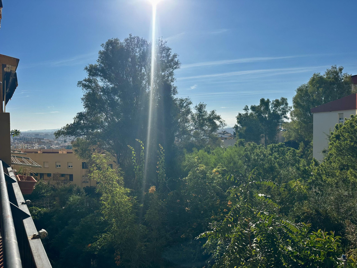Appartement met 4 slaapkamers in Málaga in Málaga - foto 8