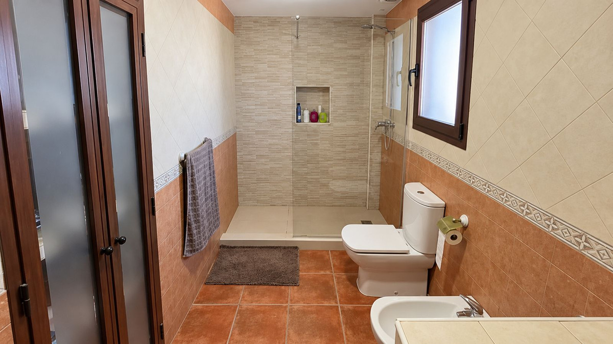 Villa met 6 slaapkamers in Alhaurín de la Torre in Alhaurín de la Torre - foto 15