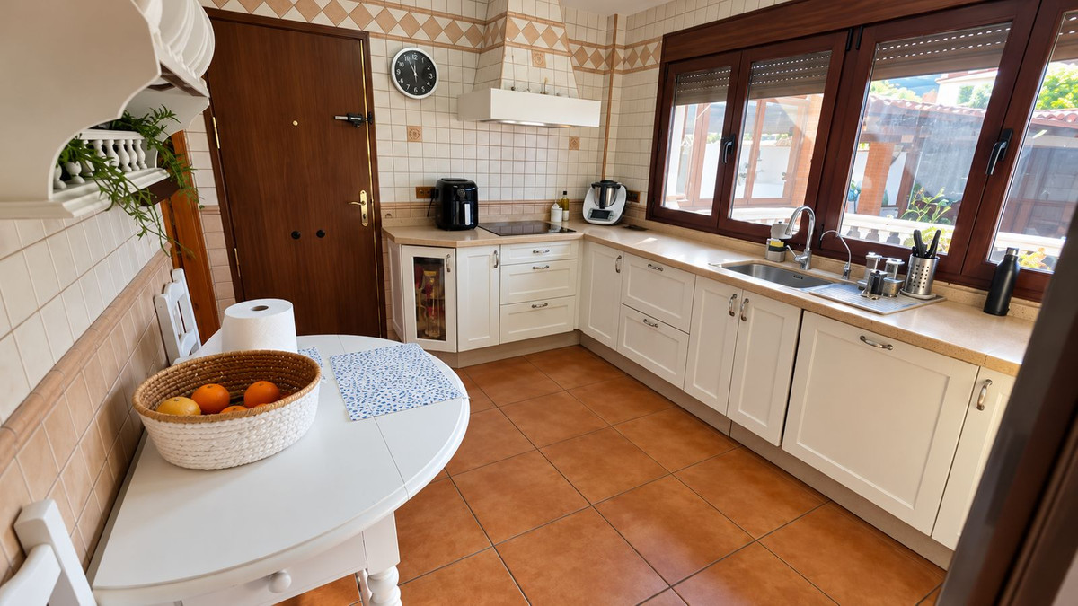 Villa met 6 slaapkamers in Alhaurín de la Torre in Alhaurín de la Torre - foto 4