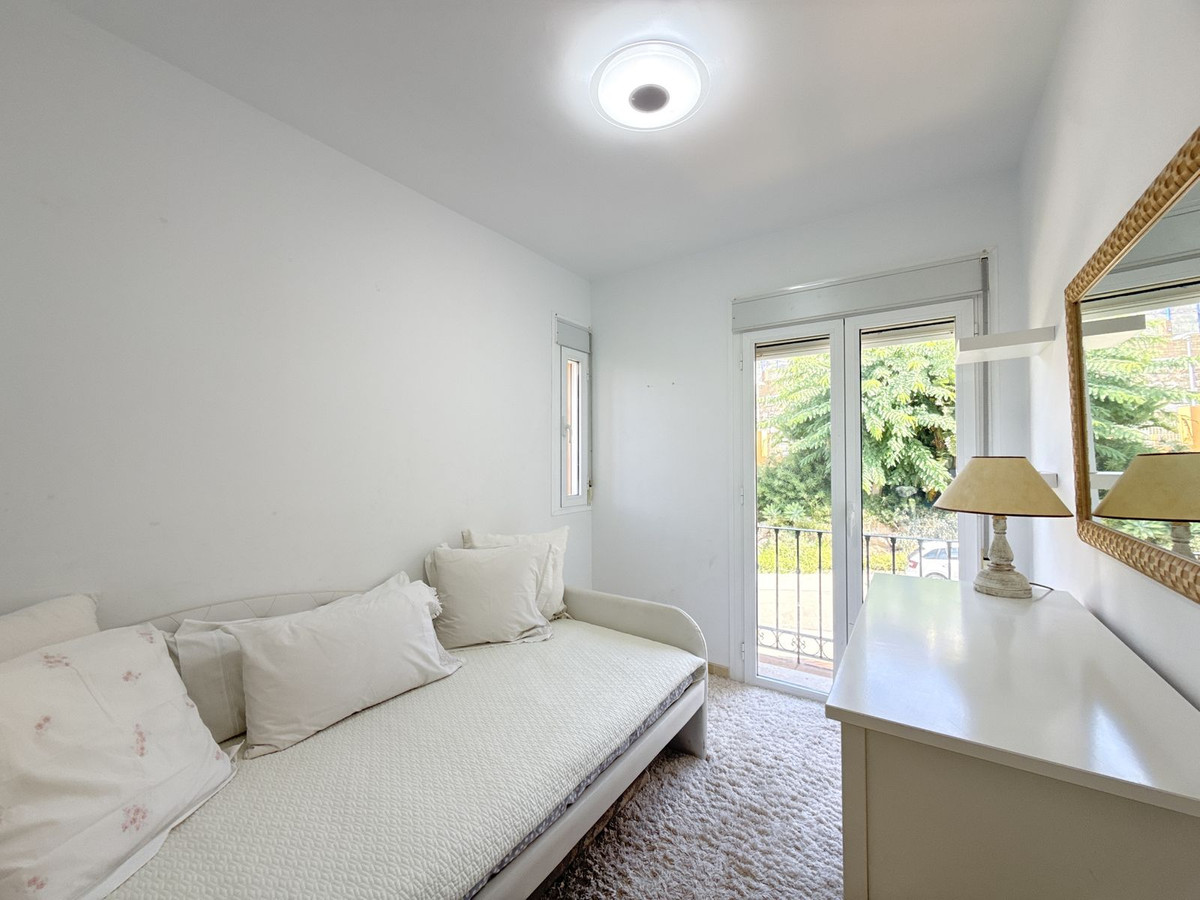 Prachtig volledig gerenoveerde hoekwoning met 4 slaapkamers – Paraíso Bellevue, Benahavís in Benahavís - foto 18