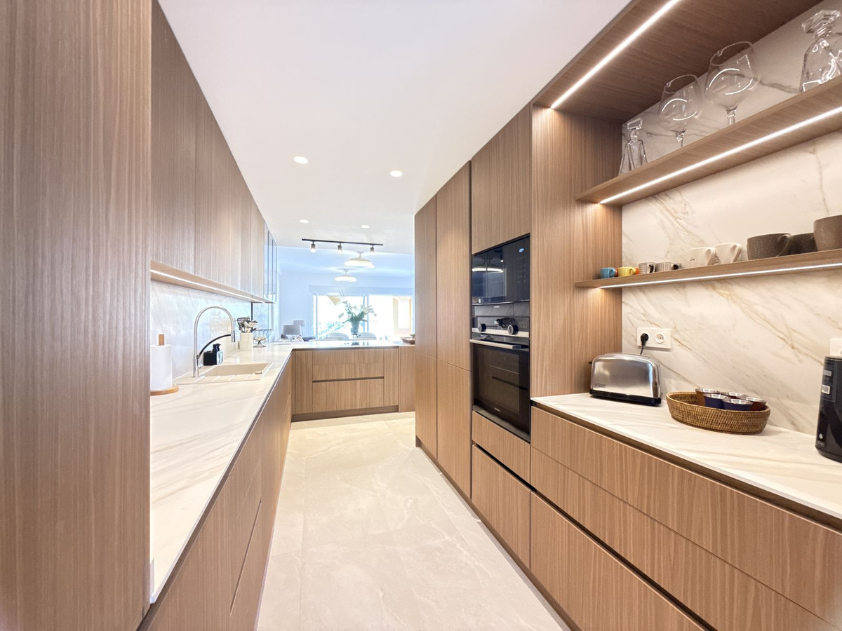 Prachtig volledig gerenoveerde hoekwoning met 4 slaapkamers – Paraíso Bellevue, Benahavís in Benahavís - foto 8