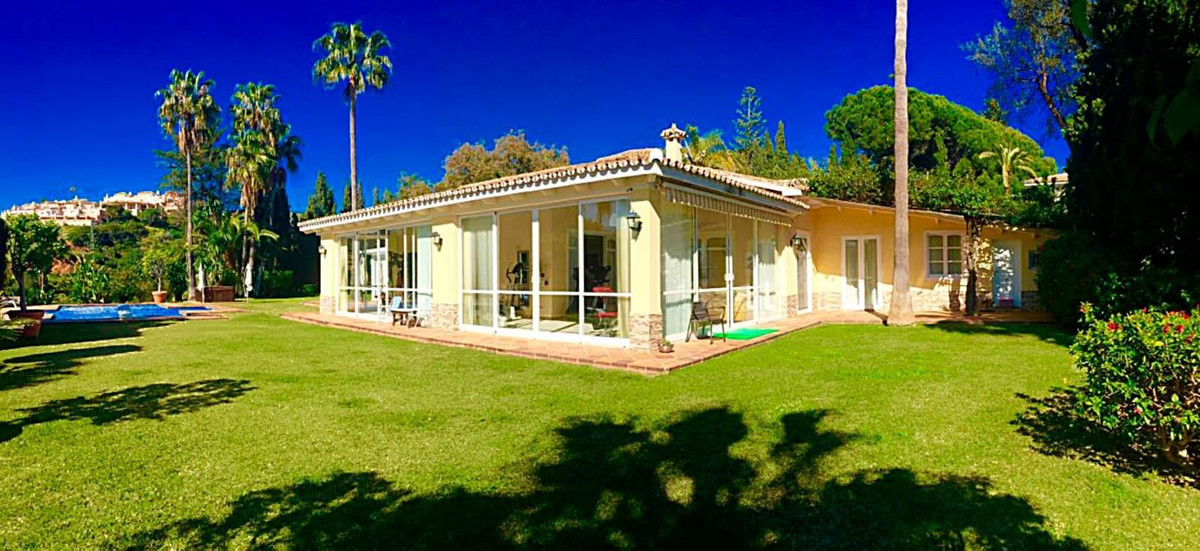 Villa met 5 slaapkamers in Elviria in Elviria - foto 4