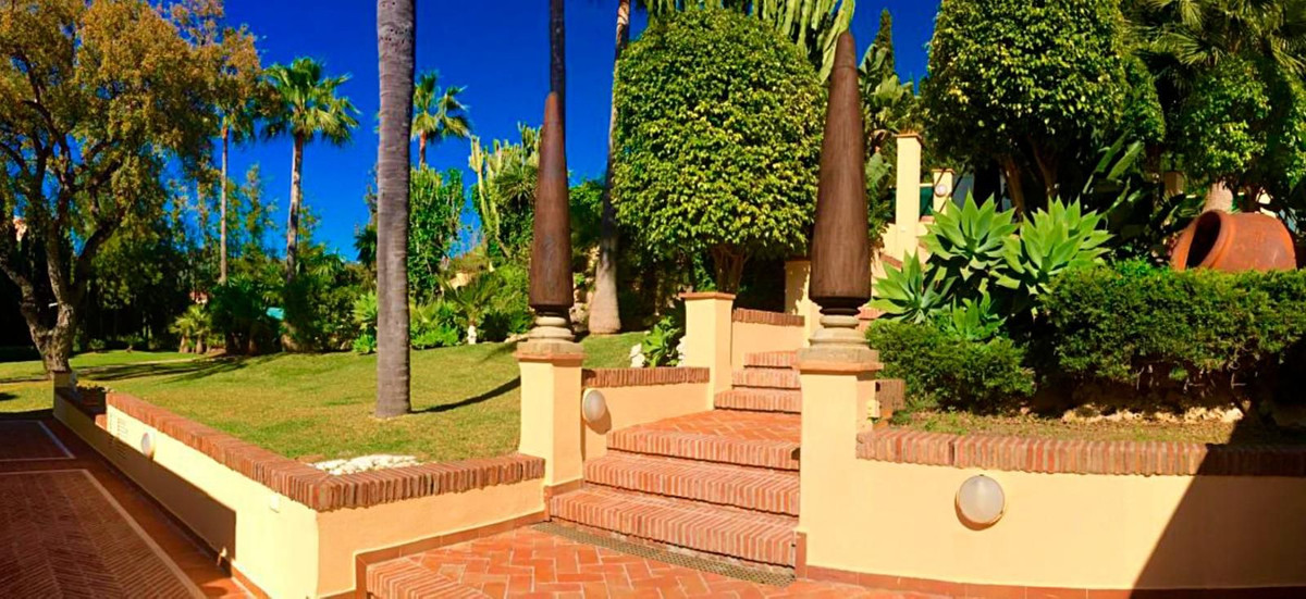 Villa met 5 slaapkamers in Elviria in Elviria - foto 5