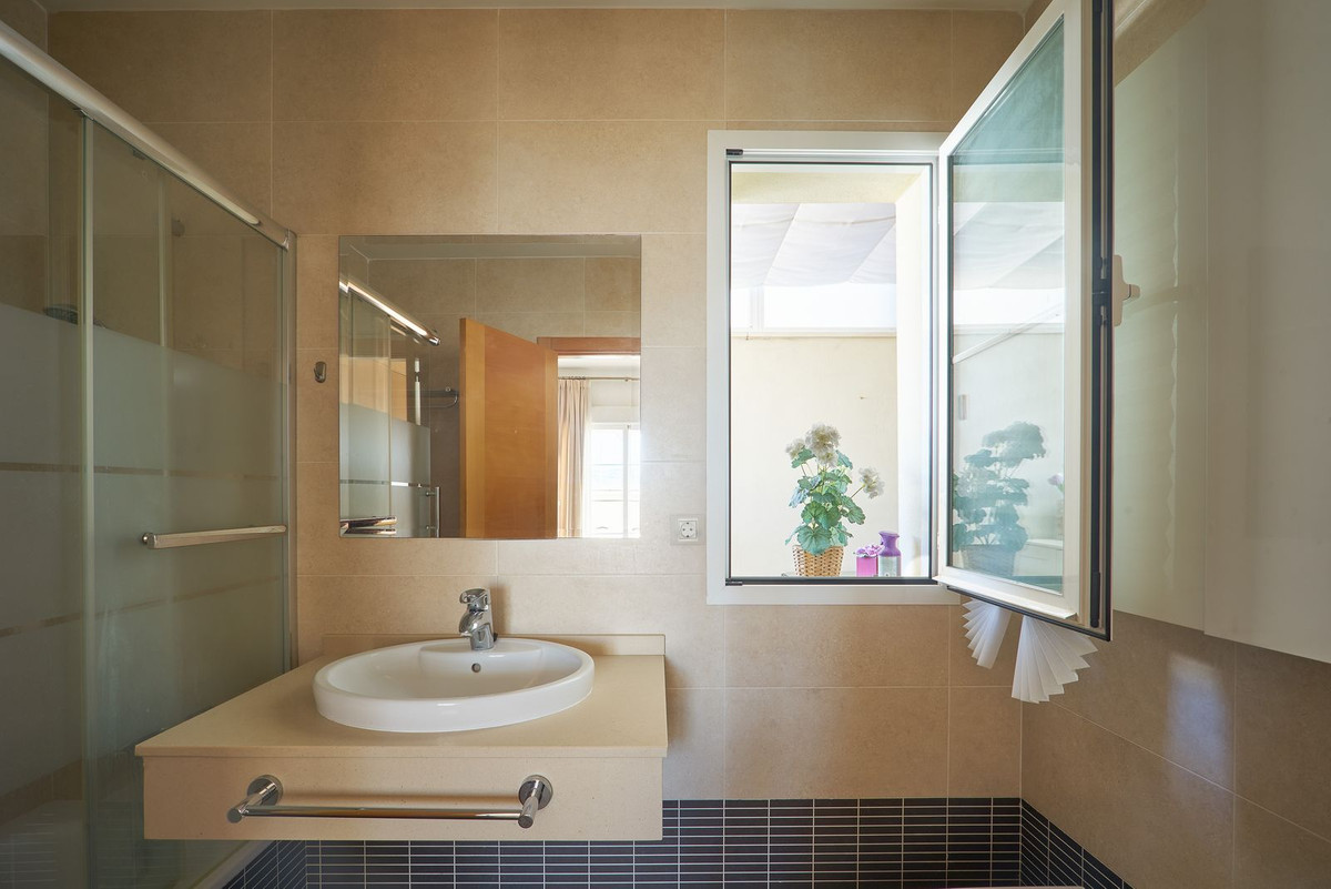 Ruim 2-slaapkamer appartement in Estepona in Estepona - foto 16