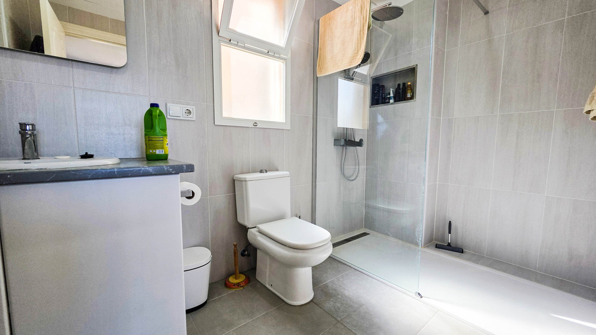 4 bedroom House in La Duquesa in La Duquesa - foto 4