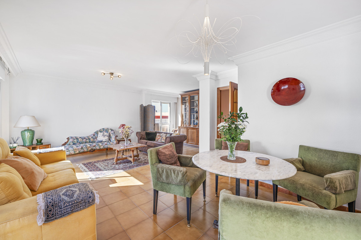 Zeldzaam éénverdiepingspenthouse met 6 slaapkamers in Estepona in Estepona - foto 5