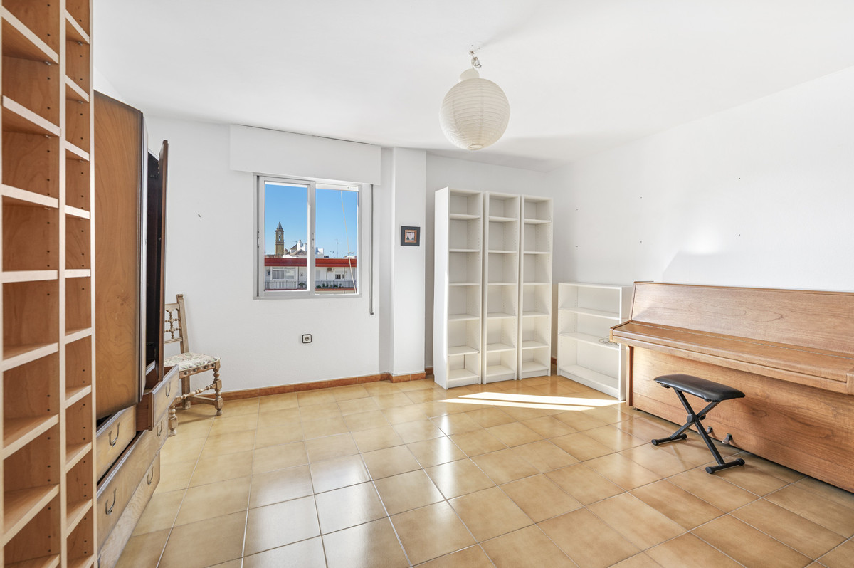 Zeldzaam éénverdiepingspenthouse met 6 slaapkamers in Estepona in Estepona - foto 6