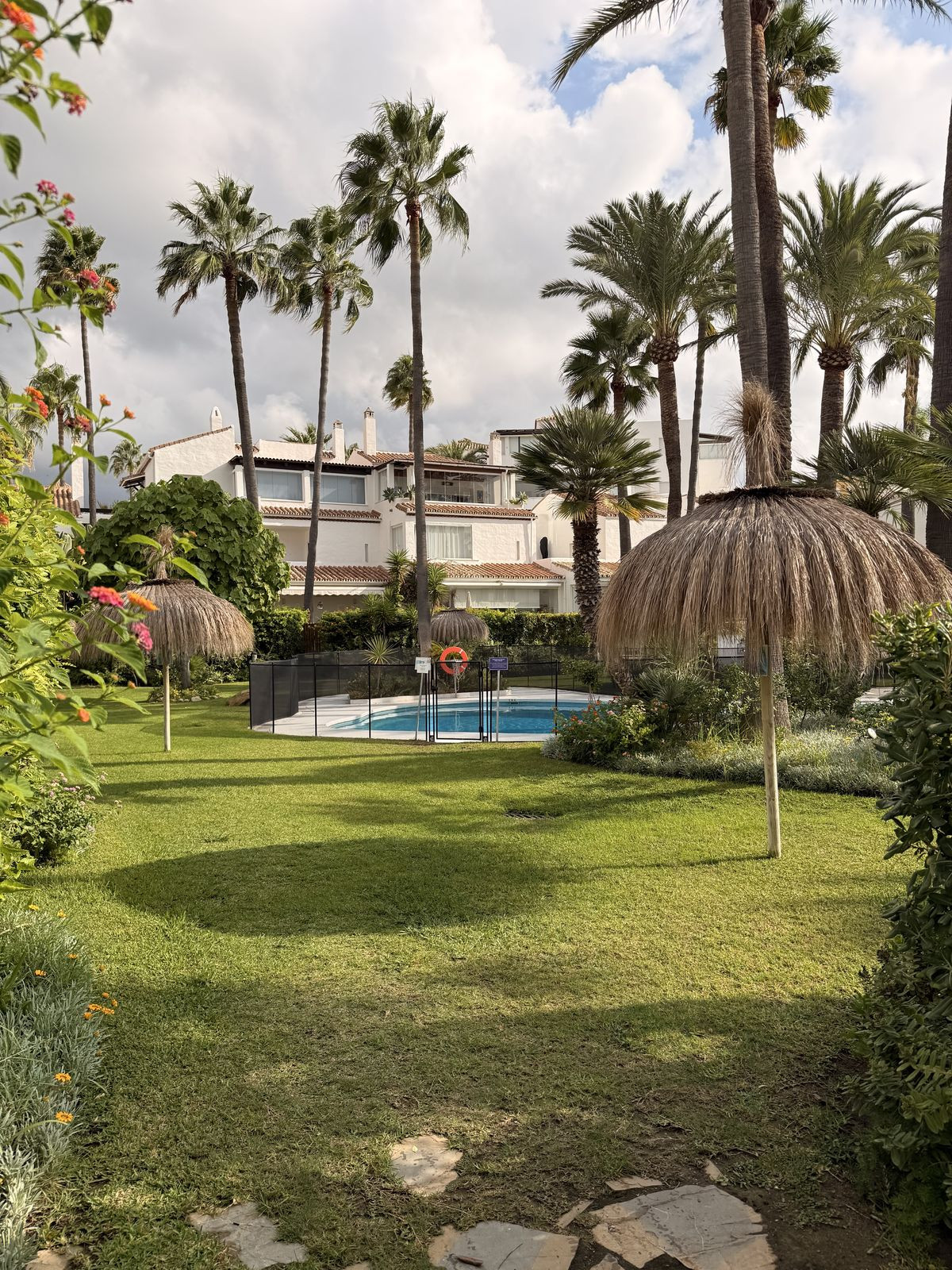 Drie slaapkamer rijwoning in Pueblo Mediterráneo, Bahía de Marbella in Bahía de Marbella - foto 12