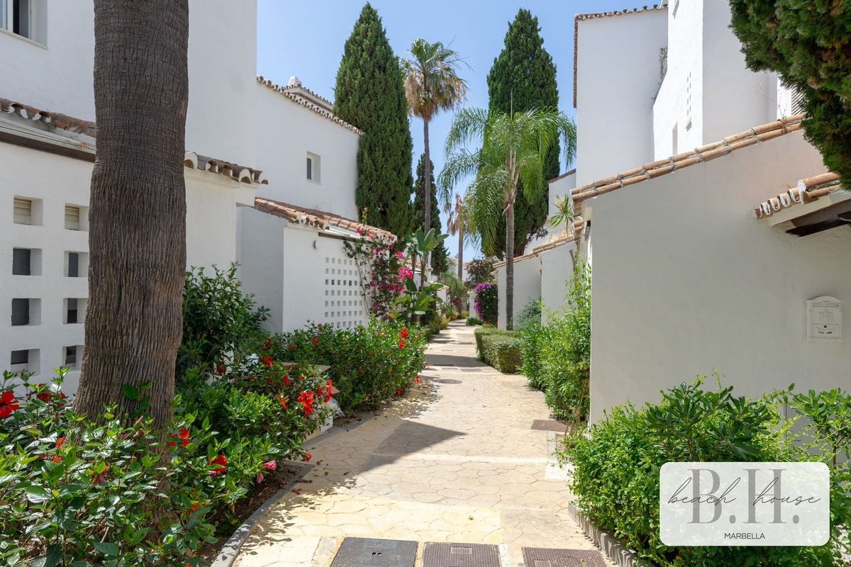 Drie slaapkamer rijwoning in Pueblo Mediterráneo, Bahía de Marbella in Bahía de Marbella - foto 19