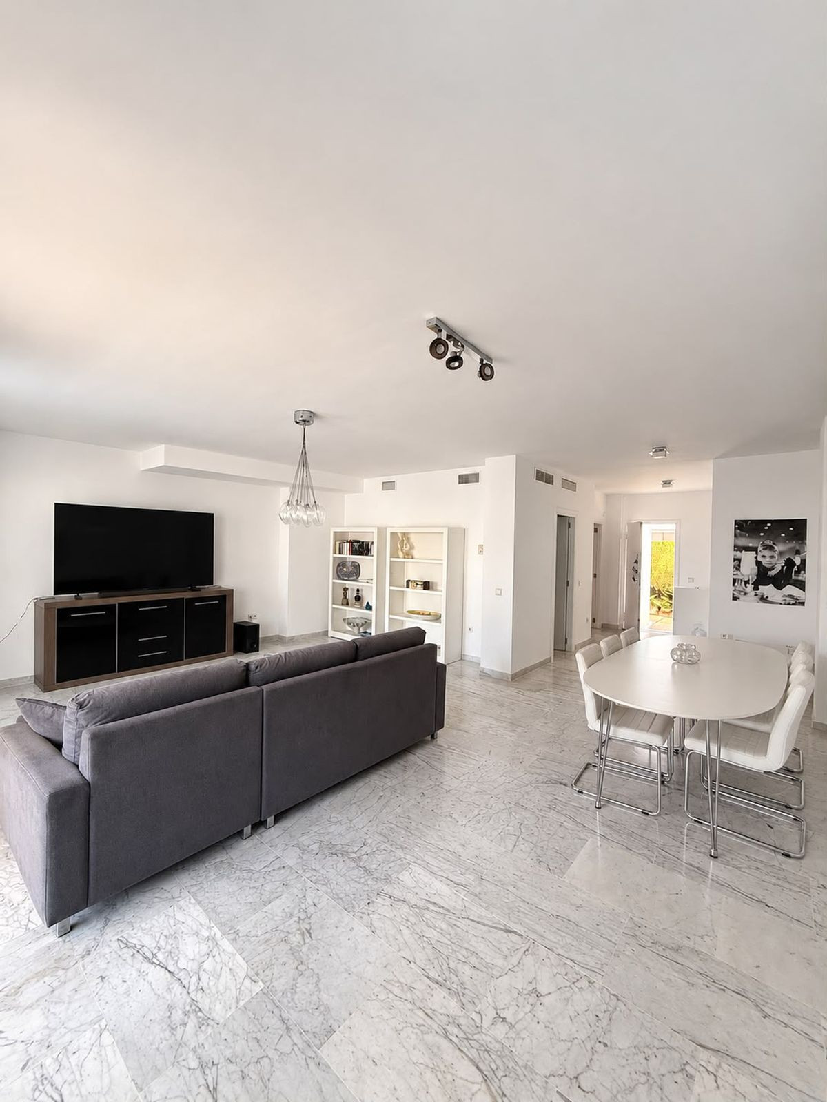 Drie slaapkamer rijwoning in Pueblo Mediterráneo, Bahía de Marbella in Bahía de Marbella - foto 4