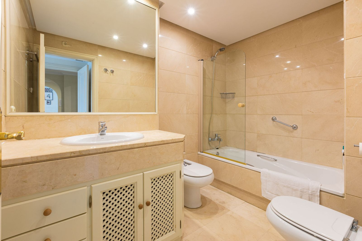 Appartement met 2 slaapkamers in Puerto Banús in Puerto Banús - foto 16