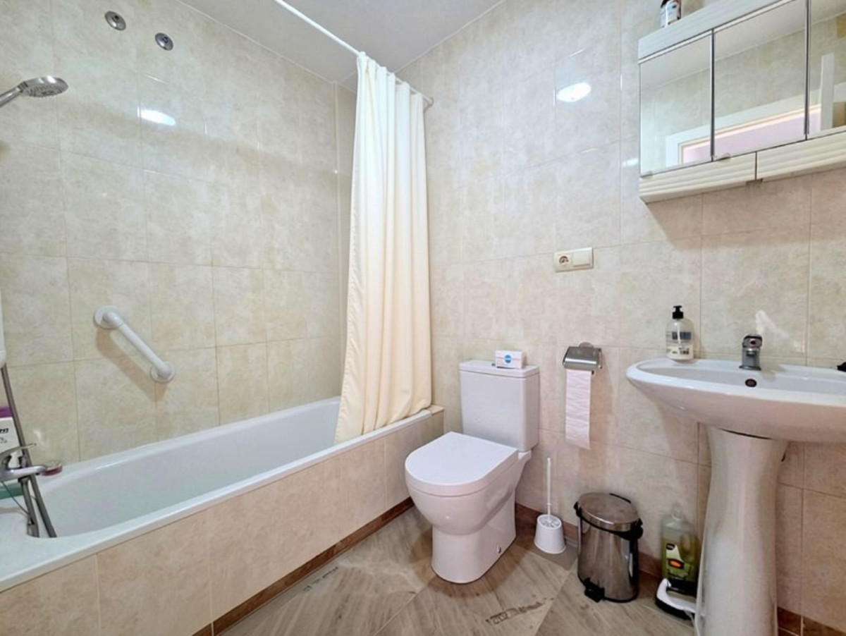 2-slaapkamer duplex penthouse met panoramisch kustzicht in La Duquesa in La Duquesa - foto 14