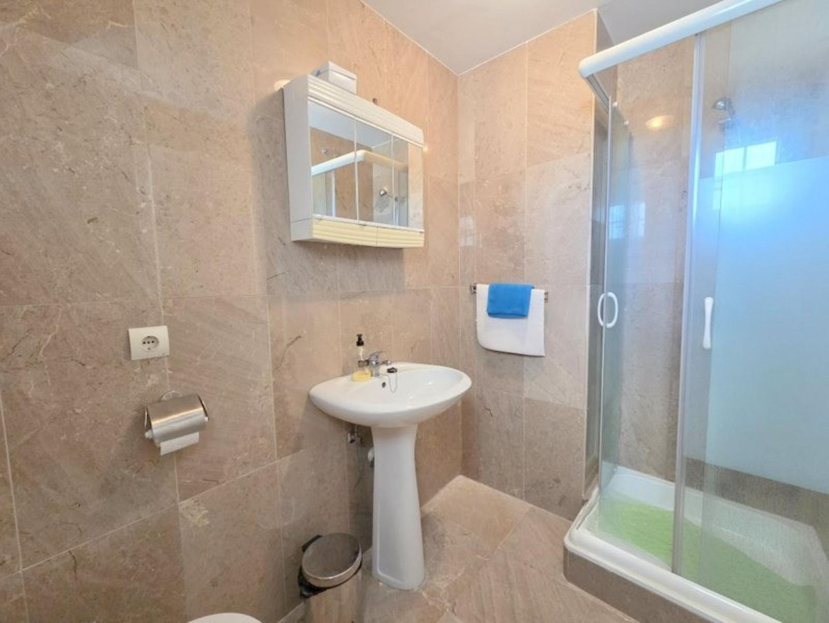 2-slaapkamer duplex penthouse met panoramisch kustzicht in La Duquesa in La Duquesa - foto 10