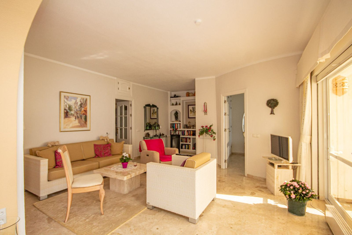2 bedroom Apartment in Calahonda in Calahonda - foto 13