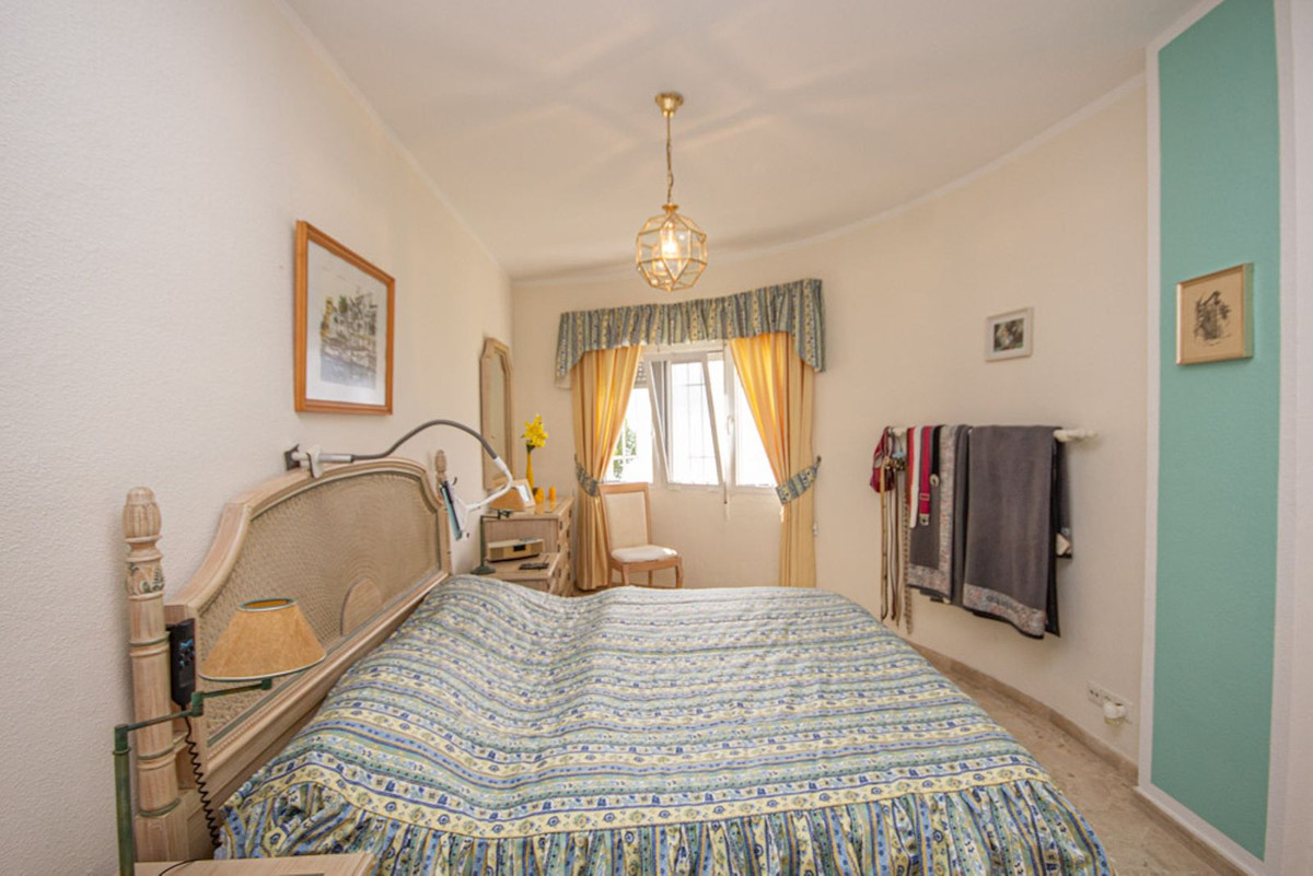 2 bedroom Apartment in Calahonda in Calahonda - foto 14