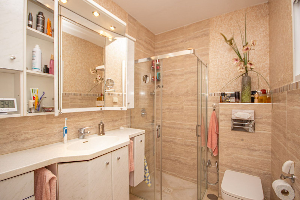 2 bedroom Apartment in Calahonda in Calahonda - foto 17
