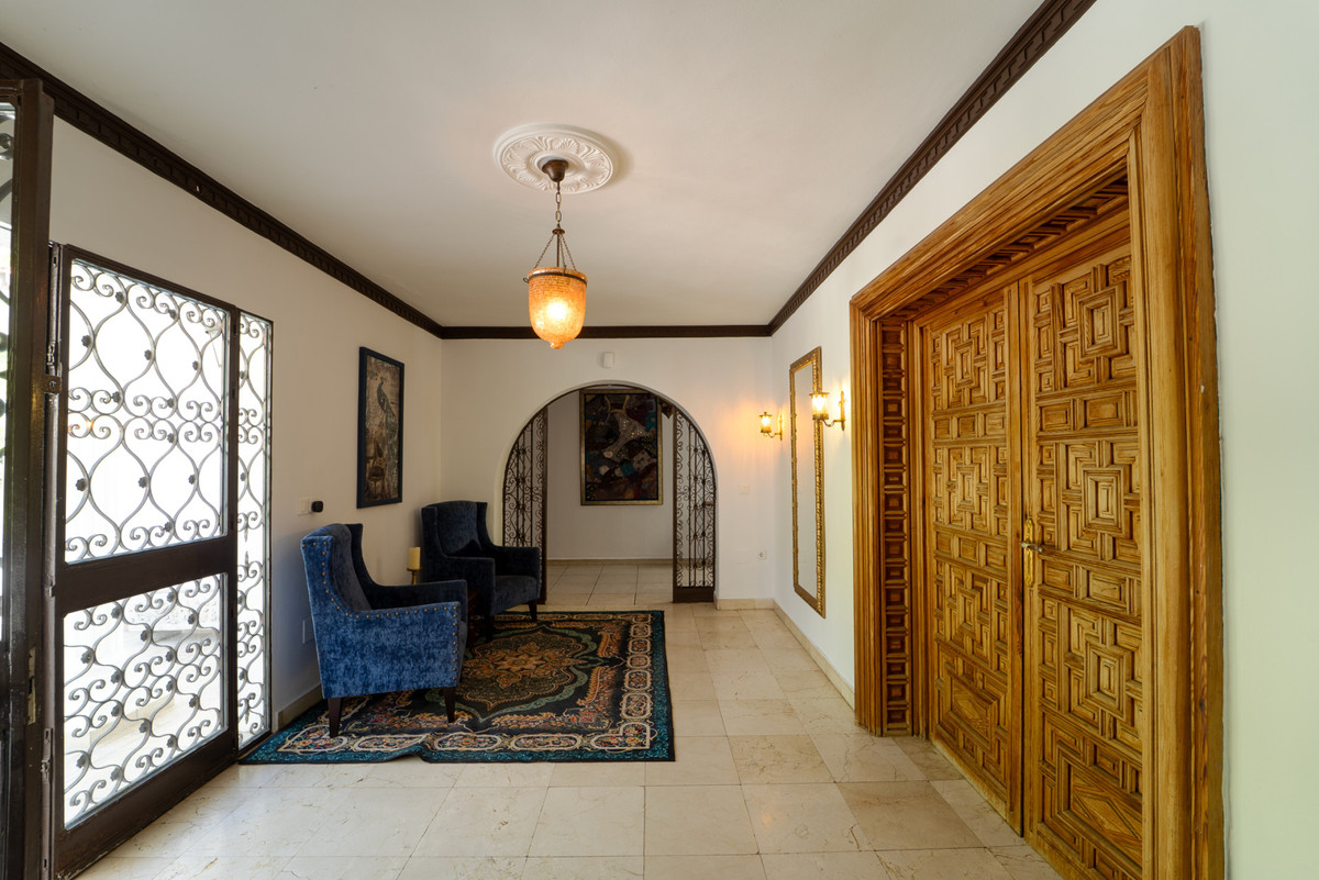 8 bedroom House in Marbesa in Marbesa - foto 16
