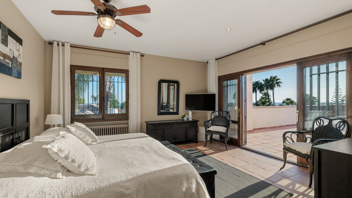 Villa met 6 slaapkamers in Los Monteros, Marbella in Los Monteros - foto 12
